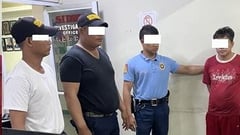 Security guards foil robbery
